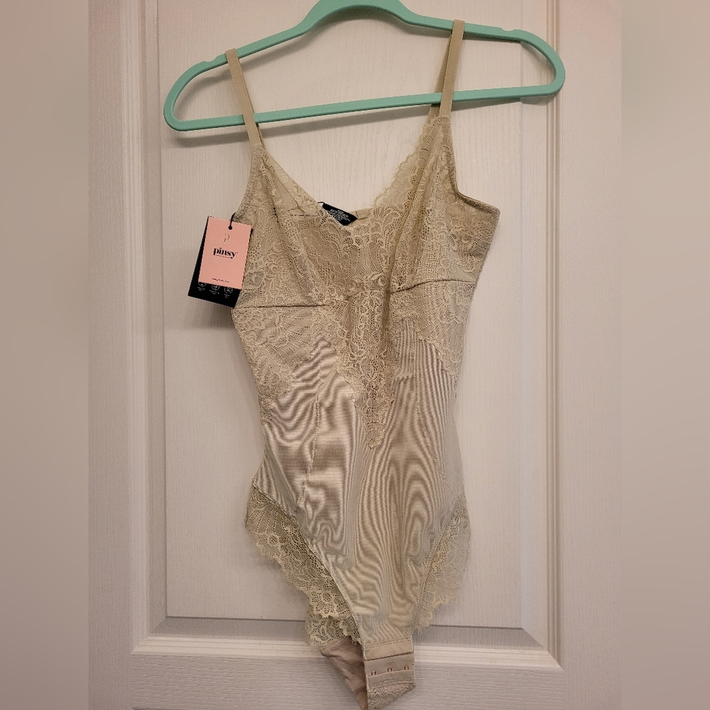 Pinsy Washed Olive Snoothing Lace bodysuit NWT L